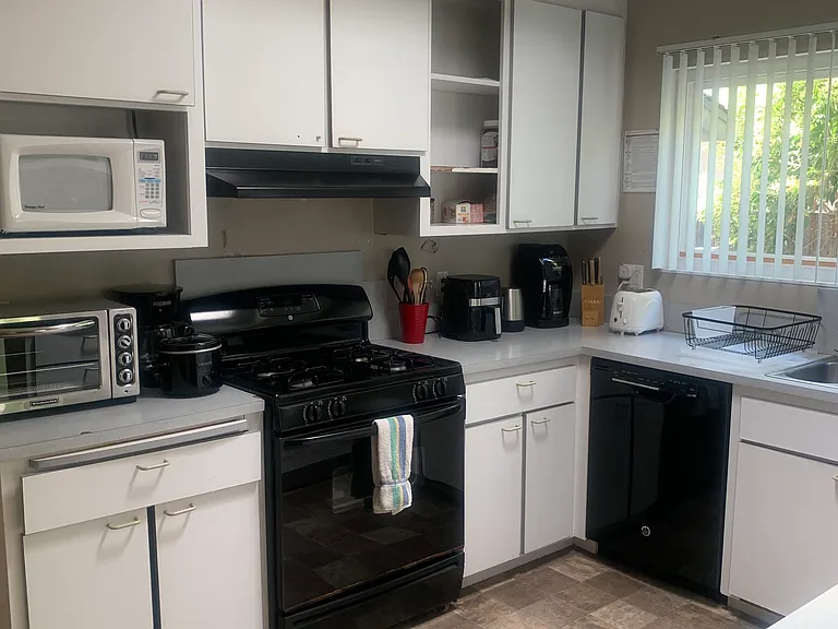 2419 Loyola Dr — Photo 13