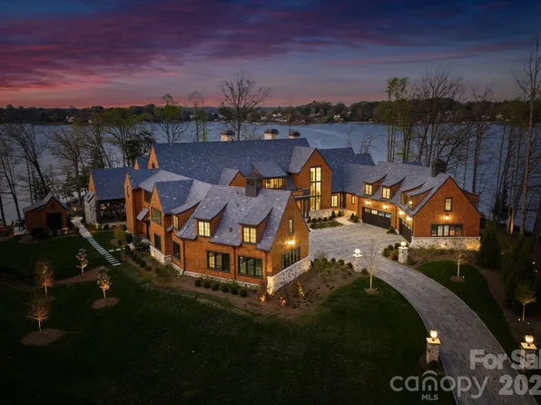 20221 Regatta Island Dr, Cornelius, NC 28031