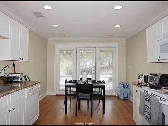 5th image of 1725 Harvey Mitchell Pkwy S APT 617