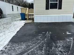 2213 Portage Hollow Dr, Mogadore, OH 44260