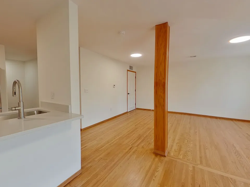 1401 E Douglas Ave #B