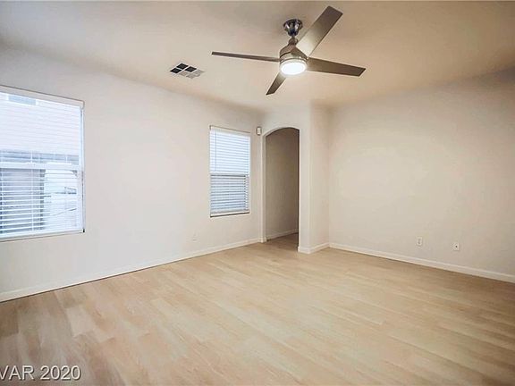 5th image of 9085 Hombard Ave