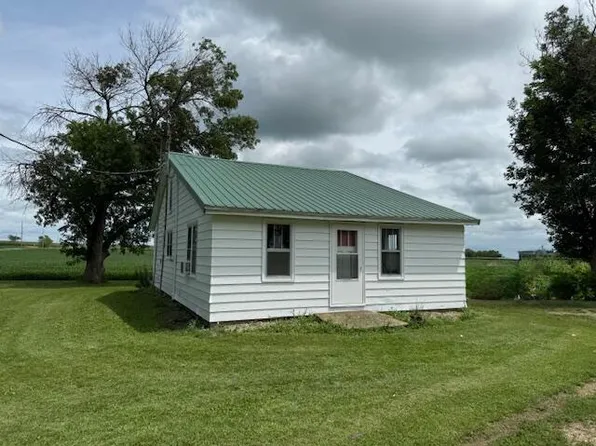 16672 160th St, Wellsburg, IA 50680