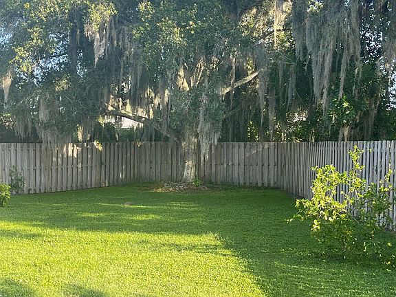 5th image of 1994 Country Meadows Way