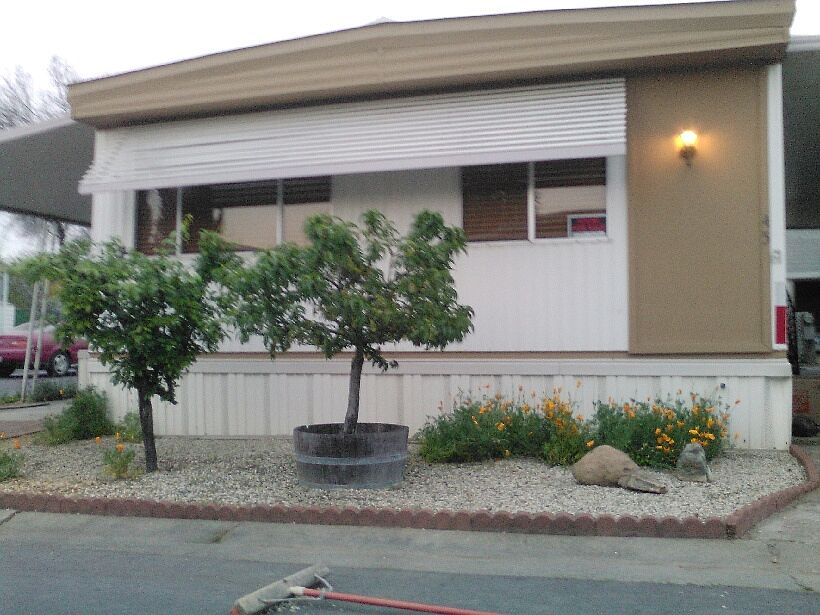 Fully remodeled Mobile Home.