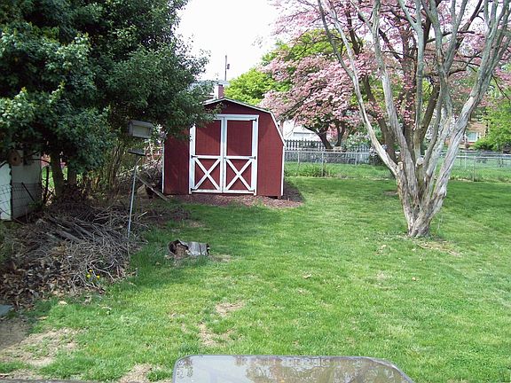 Shed - Back Yard