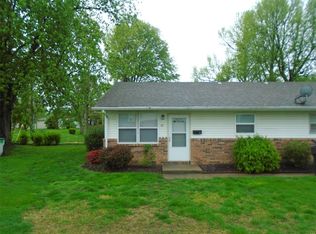 40 Eastland Dr, Belleville, IL 62221