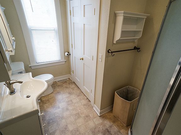 5th image of 4223 Blaisdell Ave