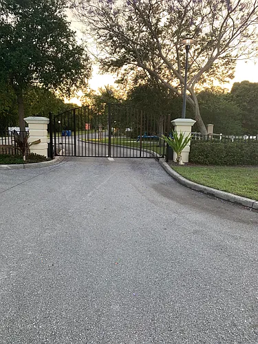 2427 Twin Dr Photo 1