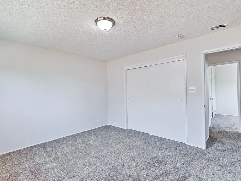 6063 Pineland Ave — Photo 37