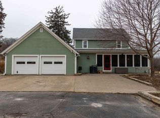 4989 N Ford Rd, Scales Mound, IL 61075