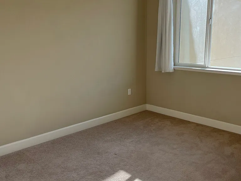 611 Avenue One — Photo 10
