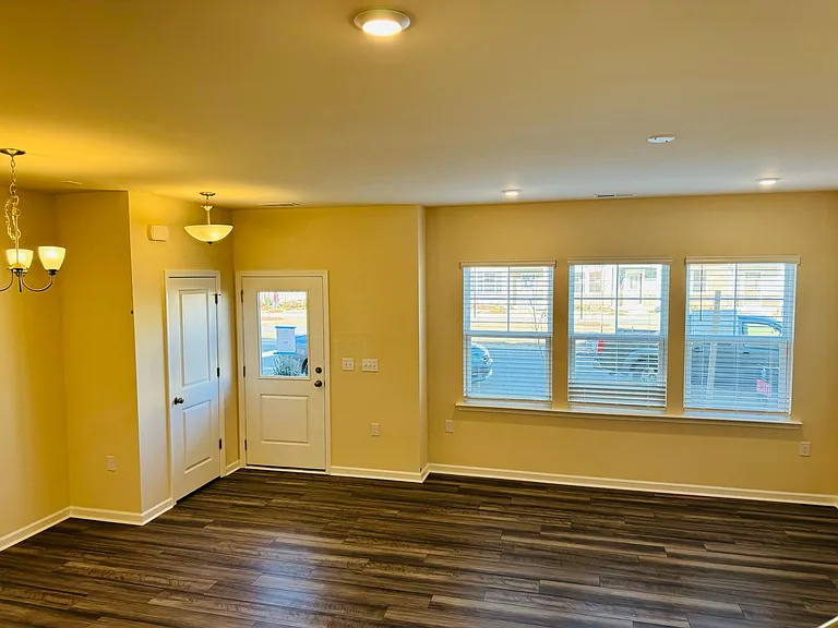 307 Parker Station Ave — Photo 3