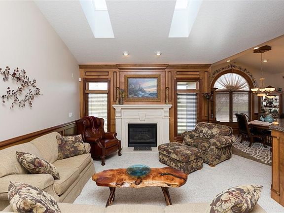 3rd image of 1918 Country Cove Ln
