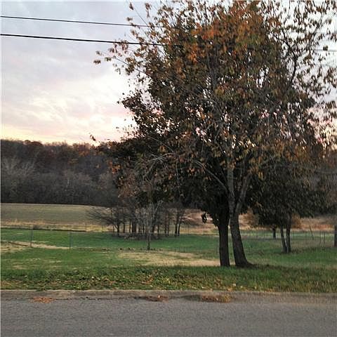 1st image of 718 W Creek Dr