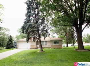 7640 Meredith Ave, Omaha, NE 68134