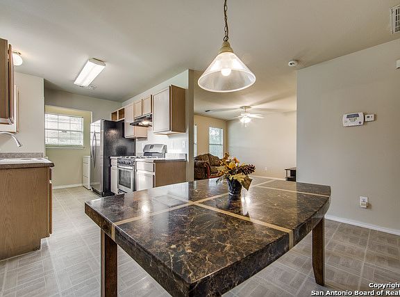 4th image of 455 Dalton Ct