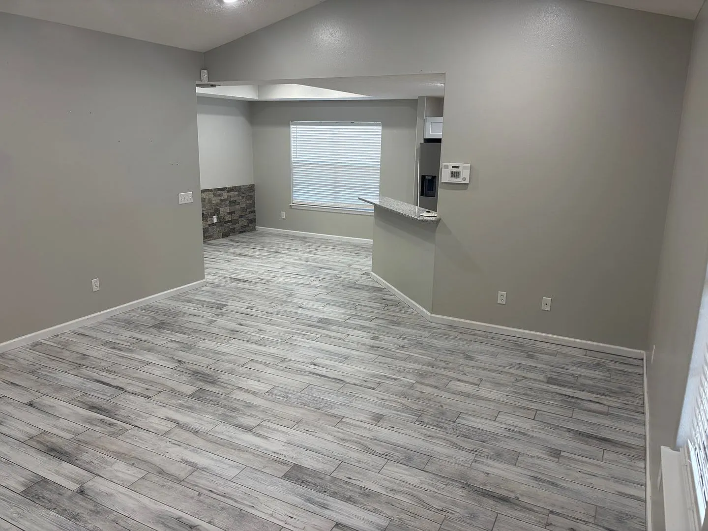 Beautiful 3/2 located at 5424 Nicole Blvd! — Photo 4