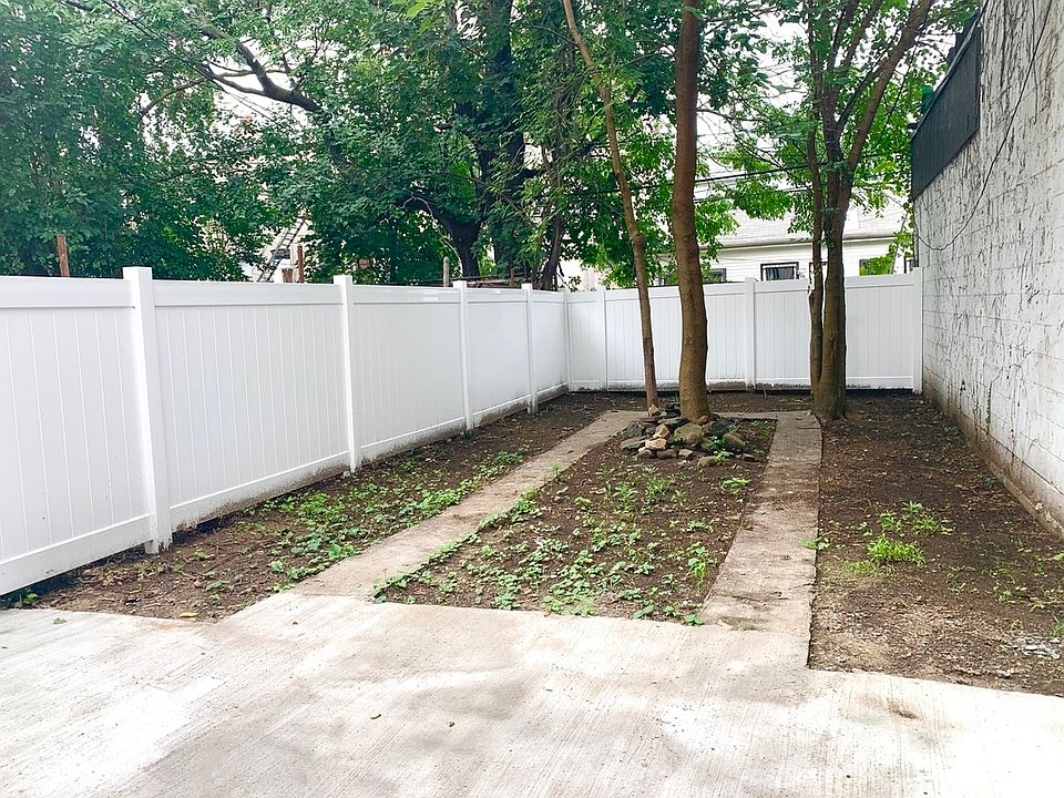 1st image of 31 Somers St #2