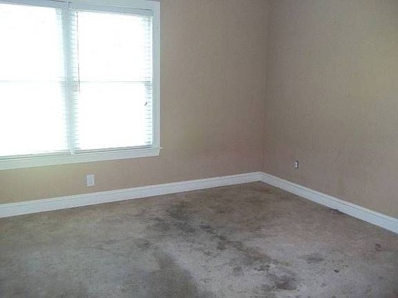 4th image of 525 Bermuda Dr