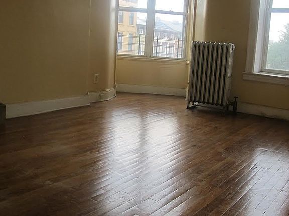 3rd image of 144 Stuyvesant Ave APT 3R