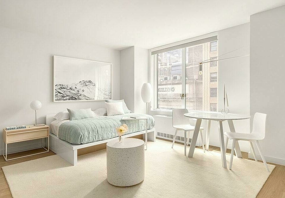 1st image of 70 W 37th St #519