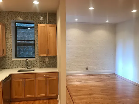 Rented by PMG Real Estate  | media 26