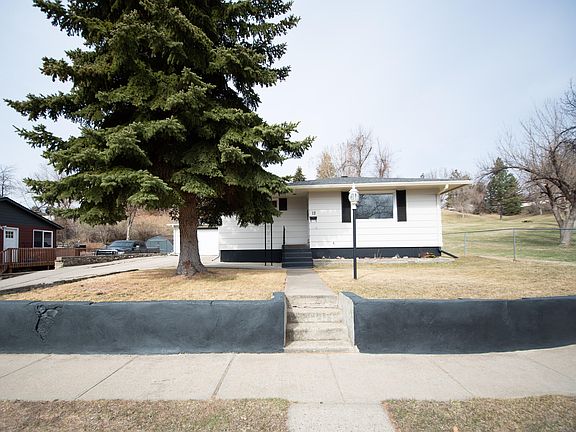 2nd image of 12 Curve Dr