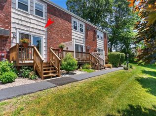 17 Crestview Dr APT B, Westerly, RI 02891