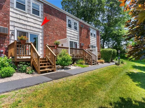 17 Crestview Dr APT B, Westerly, RI 02891