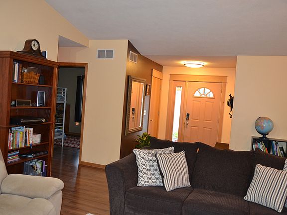 3rd image of 5840 Gables Dr