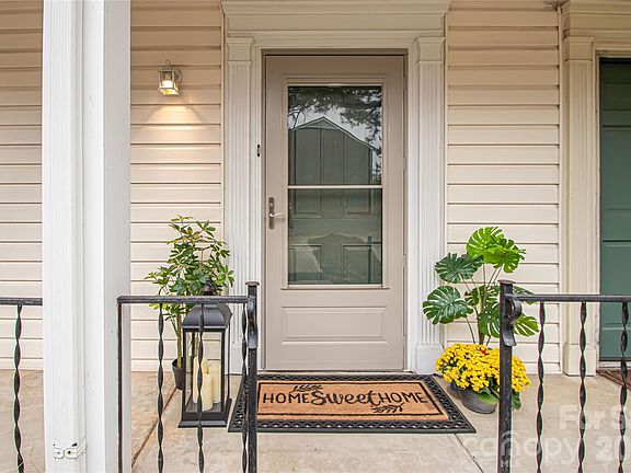 2nd image of 8839 Hunter Ridge Dr