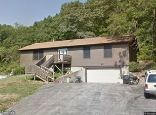 199 Stillwater Woods Dr, Fenton, MO 63026