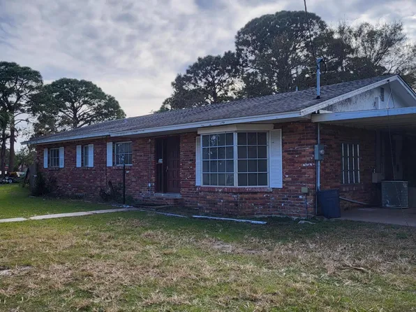 1290 Kenard St, New Smyrna Beach, FL 32168