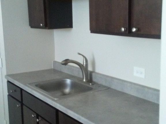 4th image of 2412 N Kilbourn Ave #3