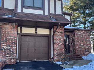 1 Devonshire Ct, Ewing, NJ 08628