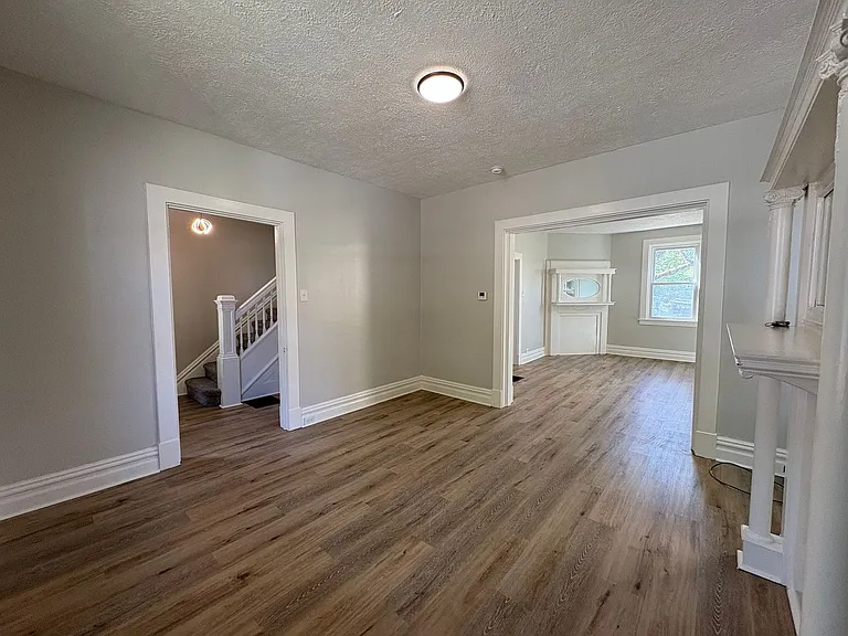 129 Dunbar Ave — Photo 6