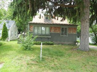 506 S Lemen St, Fenton, MI 48430