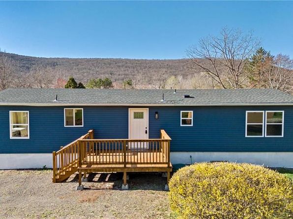 33 S Tippetts Rd, Nesquehoning, PA 18240