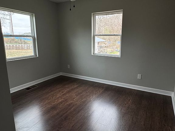 5th image of 286 Melrose Dr SW