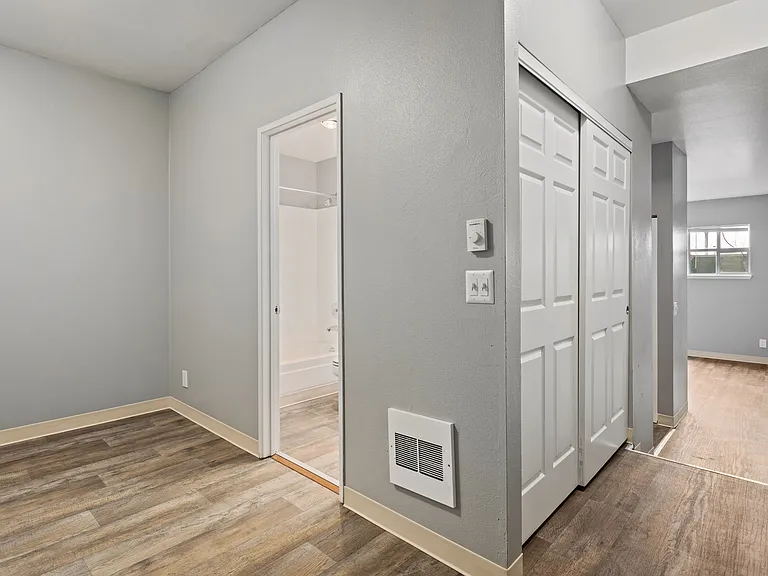 Ellis Court Apartments — Photo 43