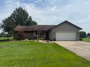 10468 Chayla Rd, Marion, IL 62959