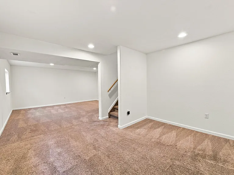 5644 Mountain Garland Dr — Photo 25