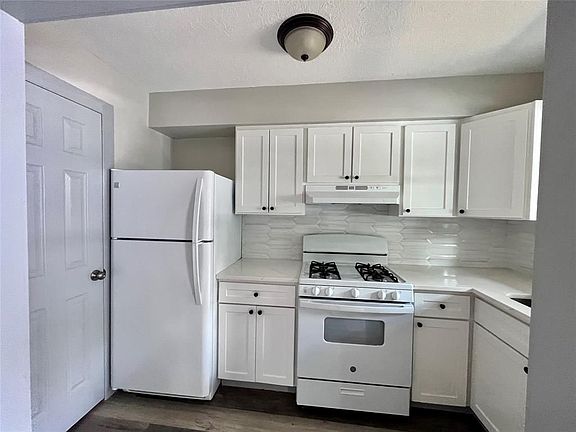 3rd image of 8335 Bonner Dr #3