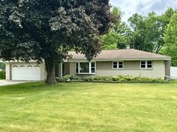 5322 S Menard DRIVE, New Berlin, WI 53151