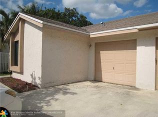 9679 Sunny Isles Cir, Boca Raton, FL 33428