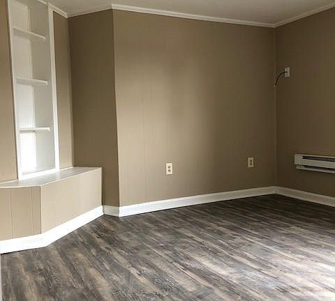 3rd image of 206 W Locust St APT 5