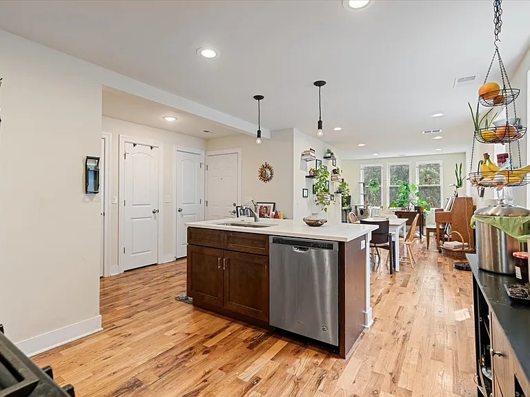 1640 N Talman Ave #2 — Photo 9