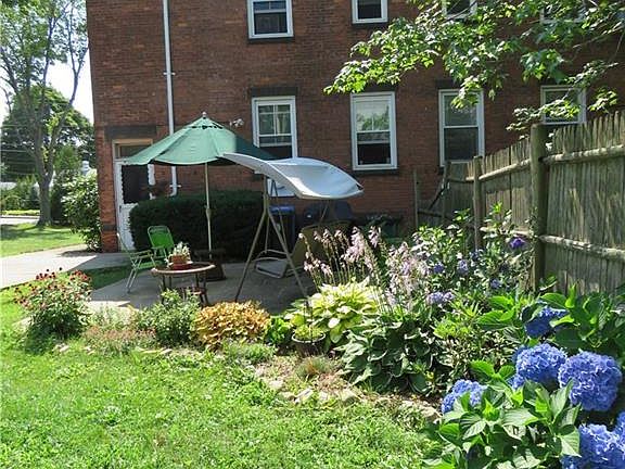 4th image of 27 Blackstone St