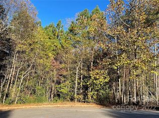 5138 Woodwinds Dr NE, Hickory, NC 28601